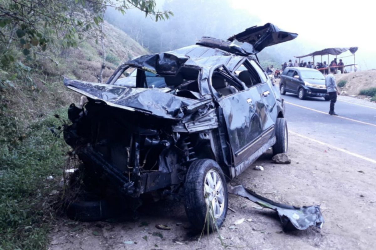 Mobil terjun ke jurang di Pusuk Sembalun akibatkan satu orang meninggal