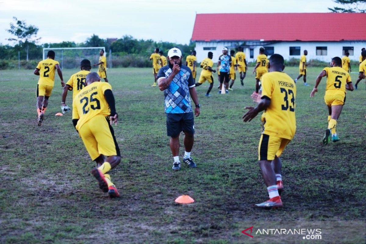 Persewar Waropen boyong 27 pemain ke Palangka Raya