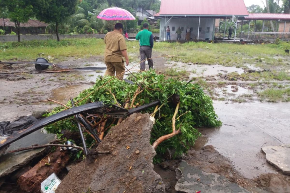 Permintaan BPBD Pasaman Barat pada masyarakat, terkait hujan terus mengguyur daerah ini