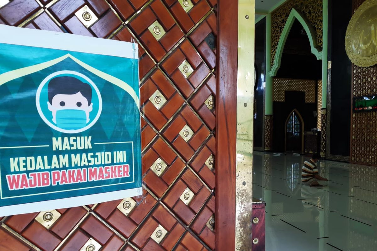 Kepri PPKM level I, sholat di Masjid tidak perlu berjarak