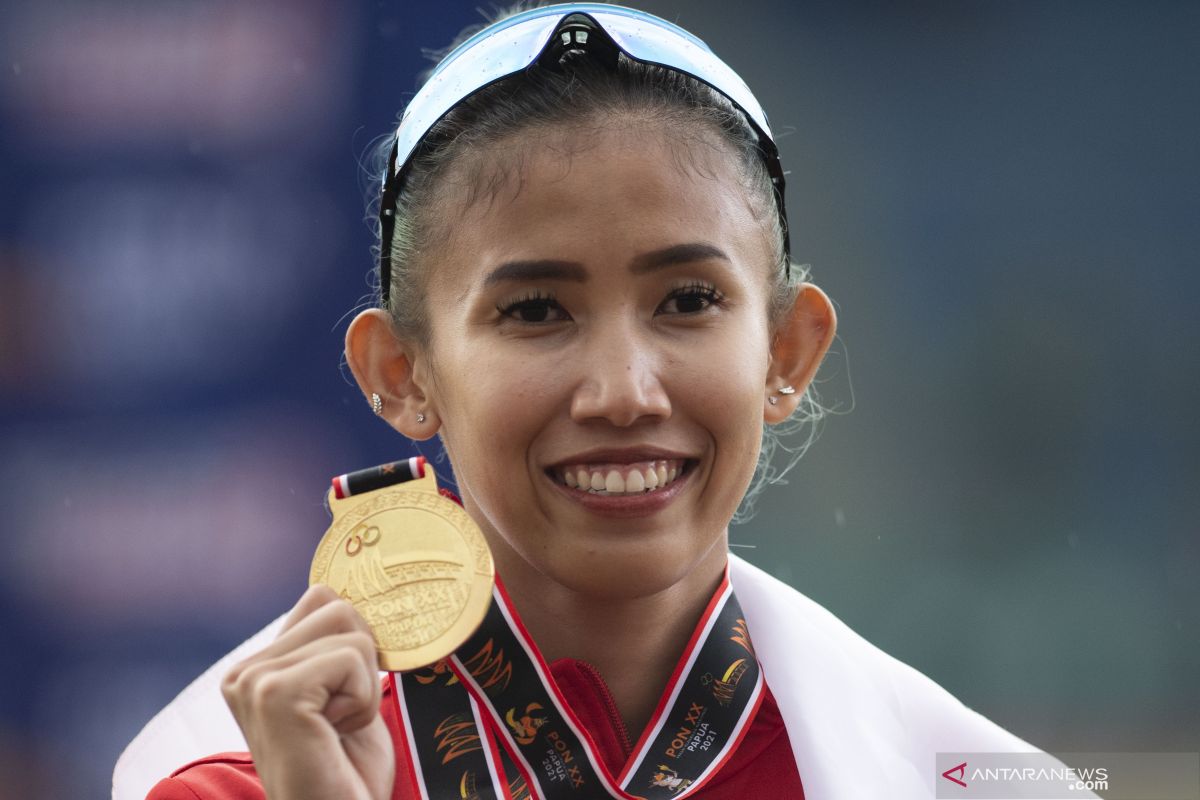 Emilia Nova meraih medali emas di Singapura Open 2022