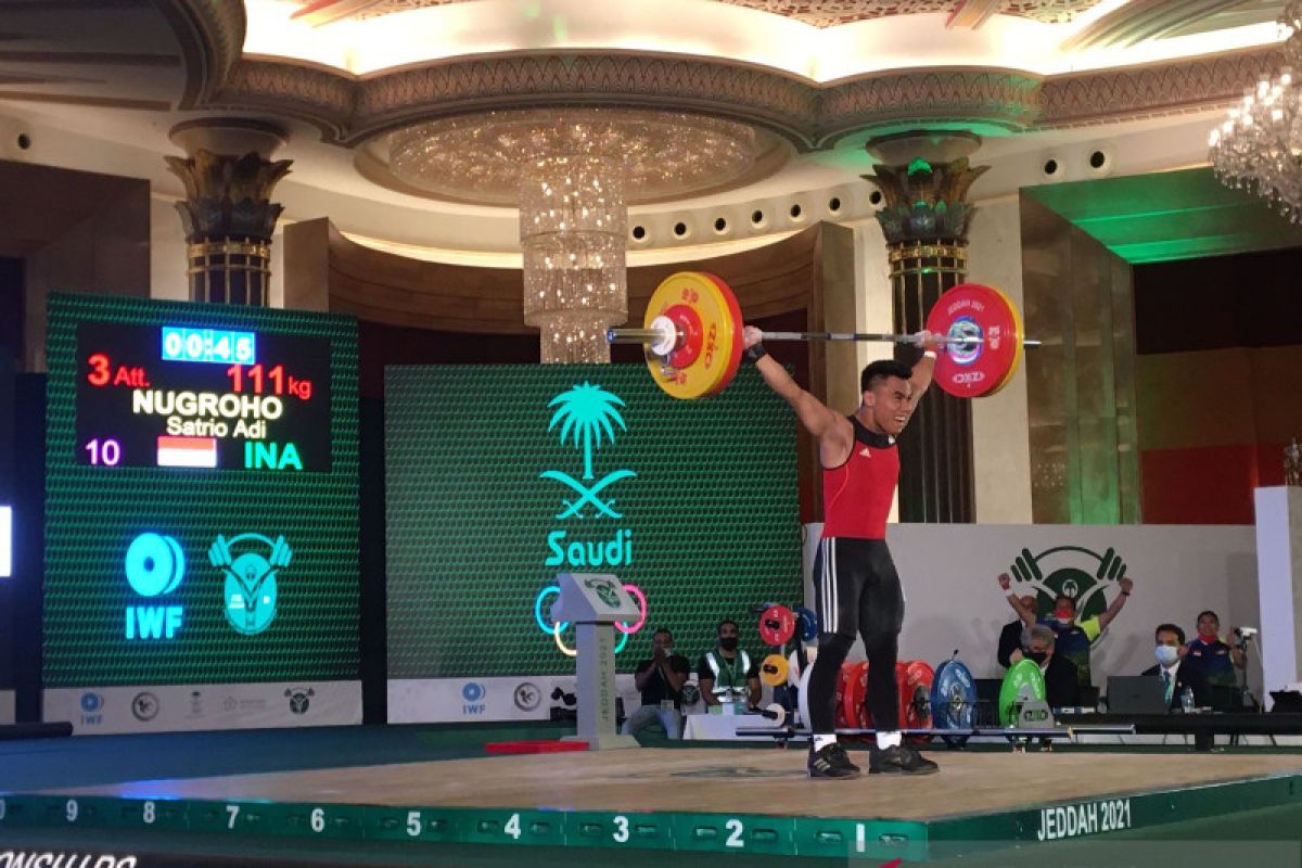 Satrio Adi Nugroho rebut perak di IWF Grand Prix II 2023 Doha