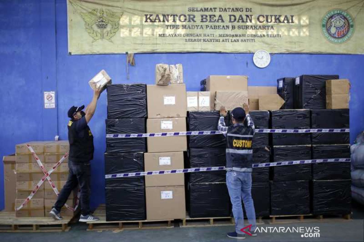 1.122.800 batang rokok ilegal diamankan dari perumahan elite Gentan Sukoharjo