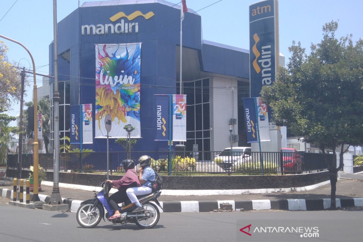 Bank Mandiri berkomitmen mengganti dana nasabah yang  berkurang