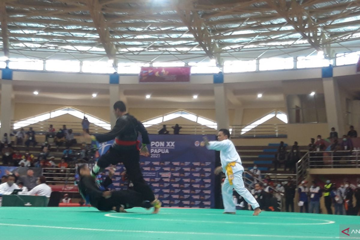 PON Papua - Aji Bangkit Pamungkas juara Asian Games kalah dari pesilat Kaltim