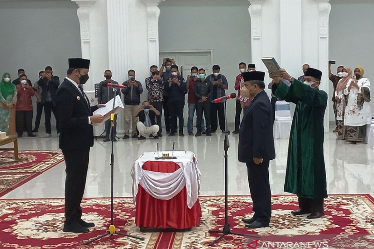 Lantik Martias Wanto sebagai Sekdako Bukittinggi, ini kata Wako Erman Safar