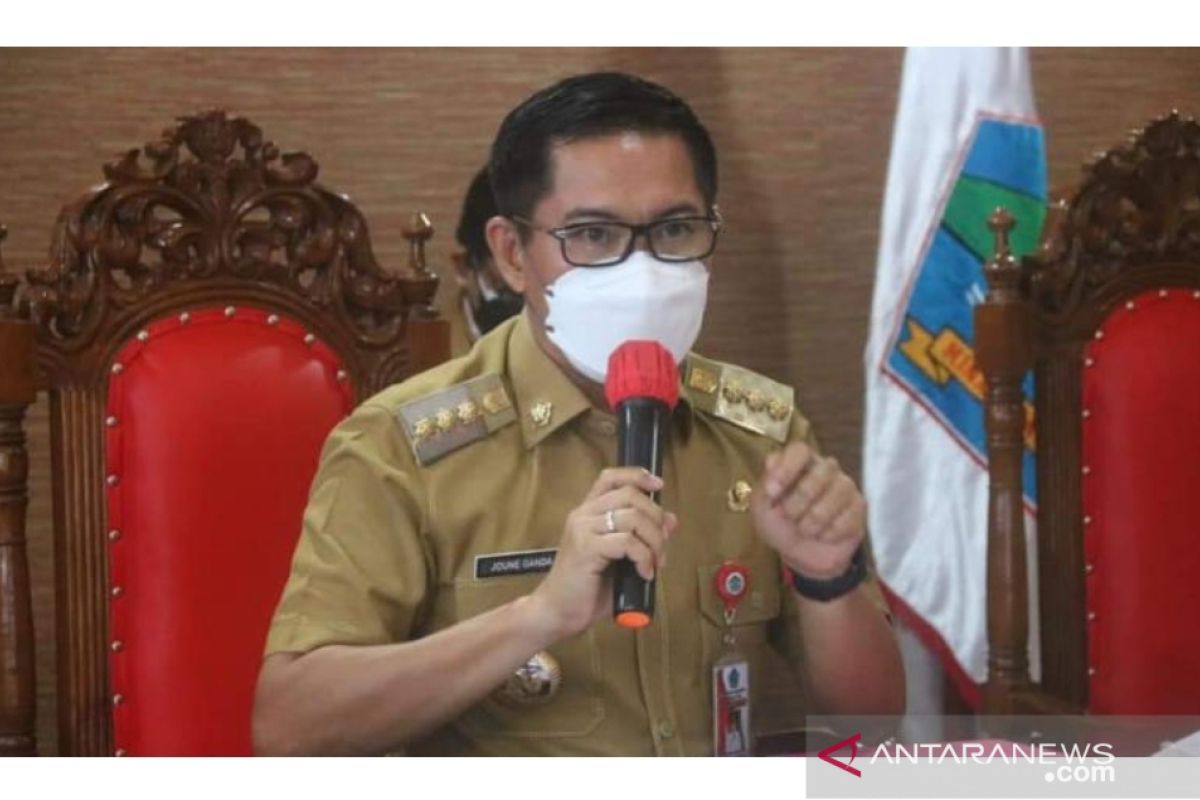 Bupati minta aparat desa jangan lengah perangi COVID-19