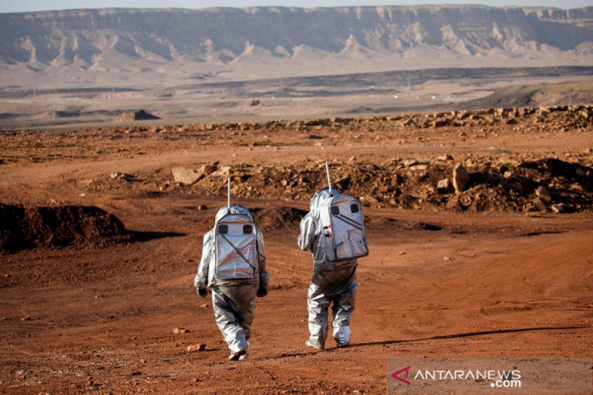 Sejumlah ilmuwan simulasikan kehidupan di Mars di Kawah Ramon Israel