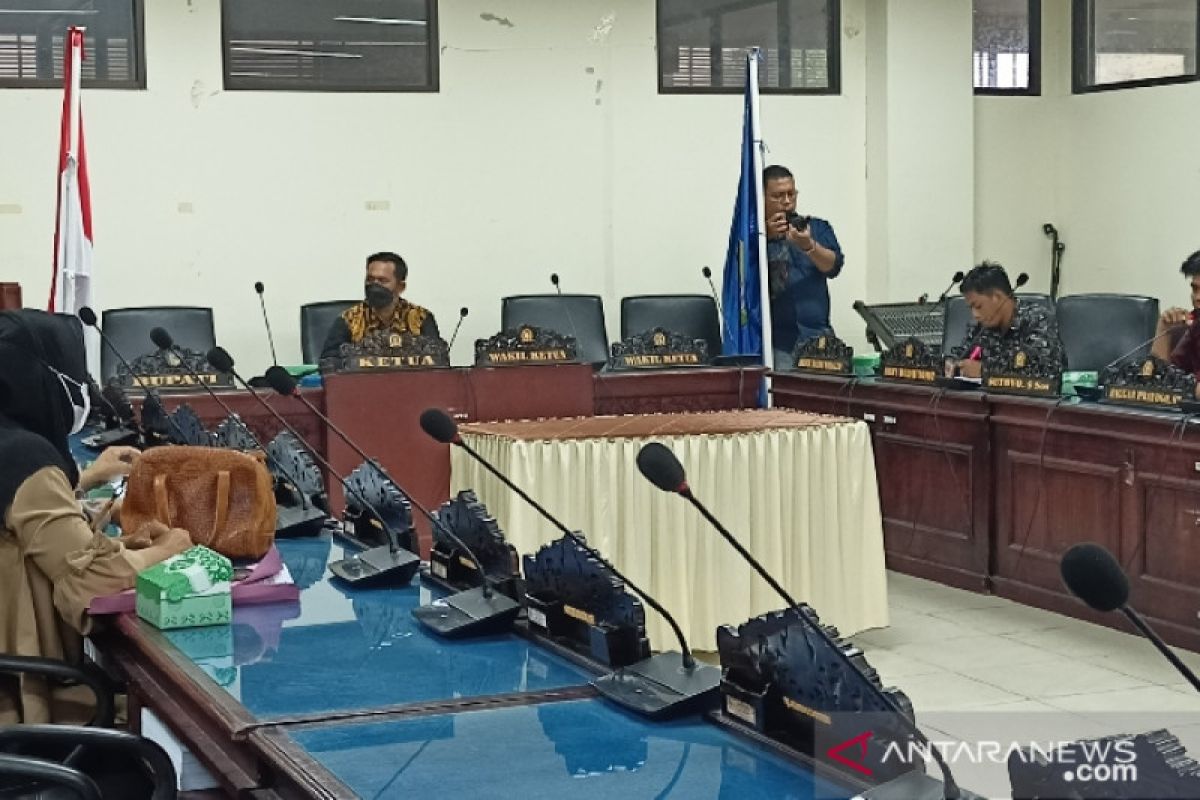 DPRD undang Dinkes Parimo bahas rapid tes berbayar peserta CPNS