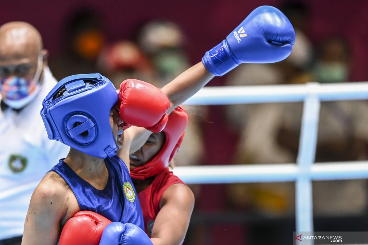 Petinju Papua rebut emas welter ringan putri, hempaskan juara bertahan asal Maluku