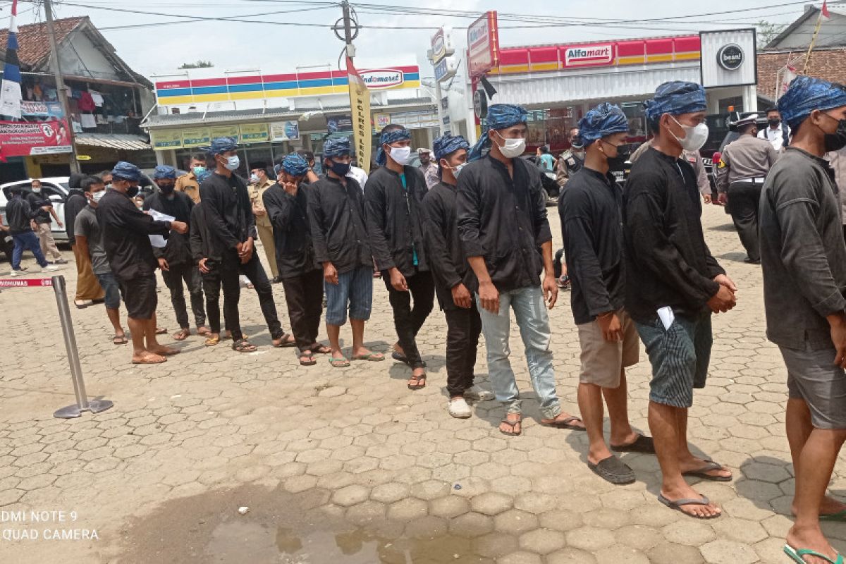 Ratusan warga Badui jalani vaksinasi