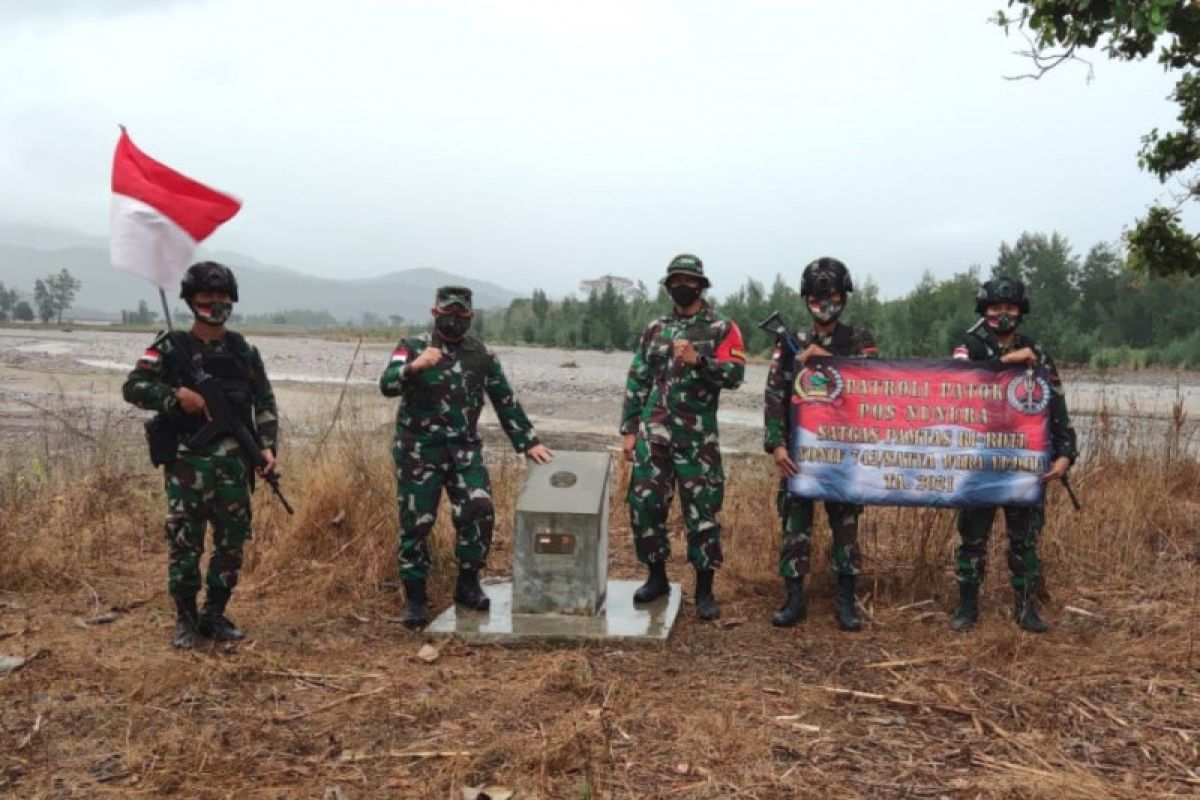 Menjaga patok batas RI-Timor Leste