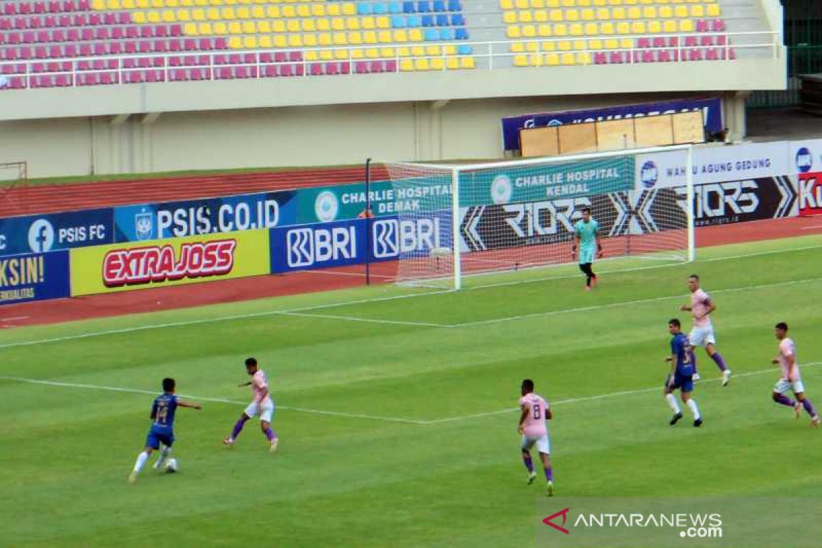 PSIS tekuk Persik 3-0