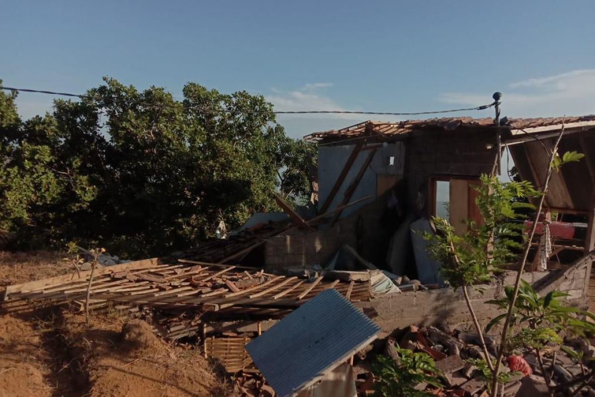 Four people buried in Trunyan Bali following earthquake-triggered landslide