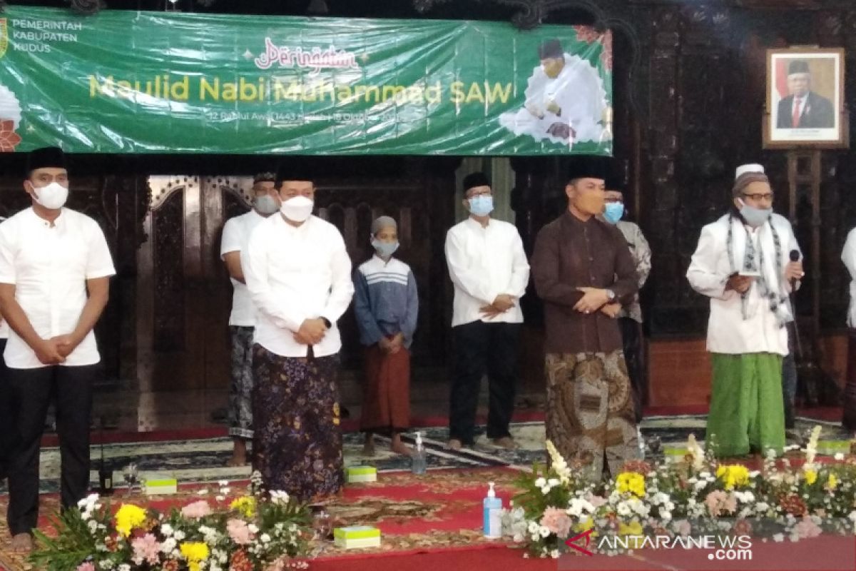 Bupati Kudus mengajak masyarakat teladani kepribadian Rasulullah