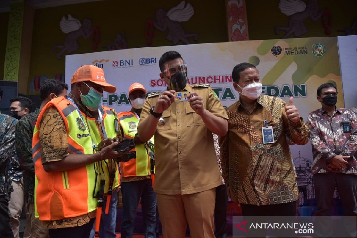 Parkir nontunai delapan kawasan di Medan mulai diberlakukan