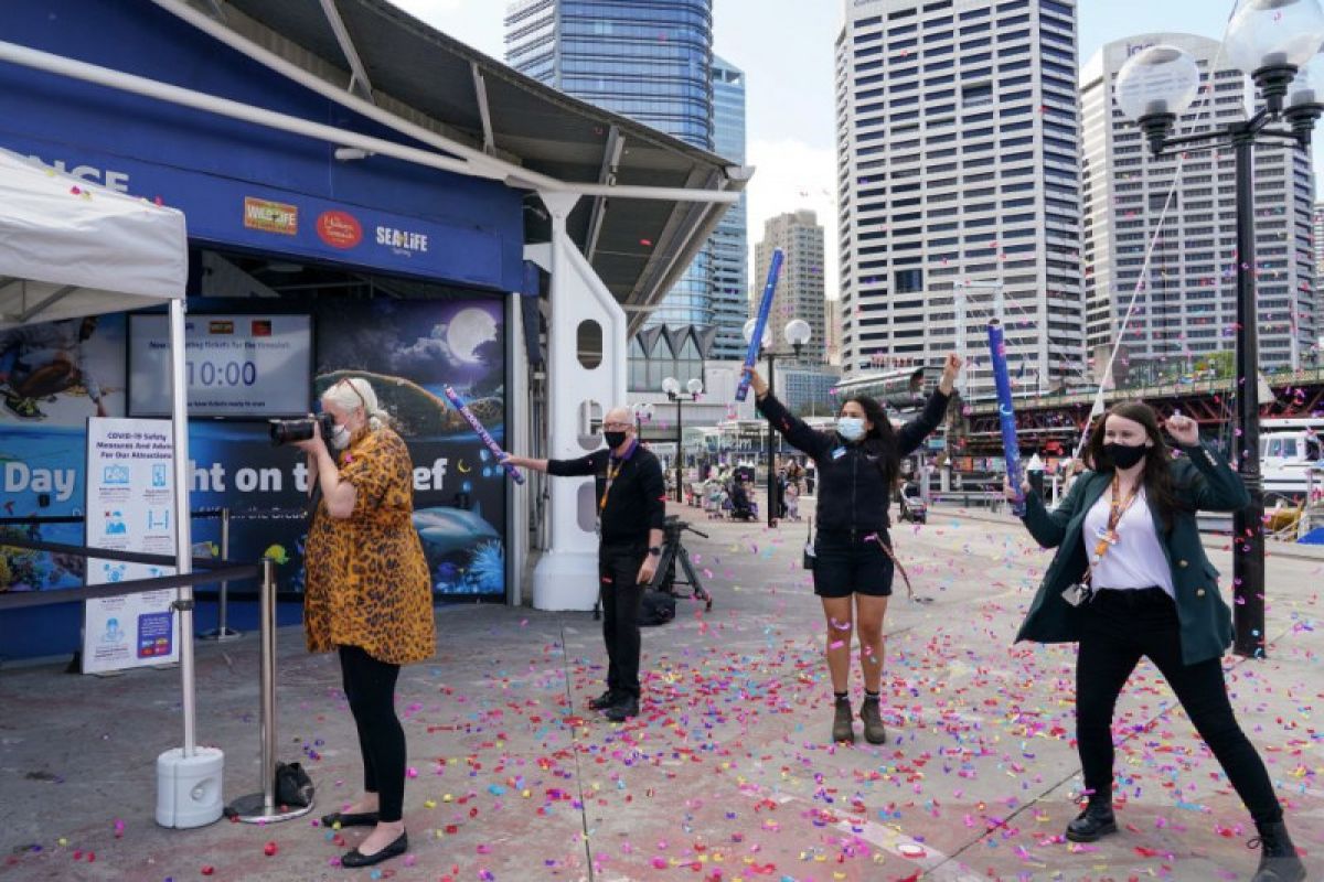 Sydney longgarkan banyak pembatasan COVID-19