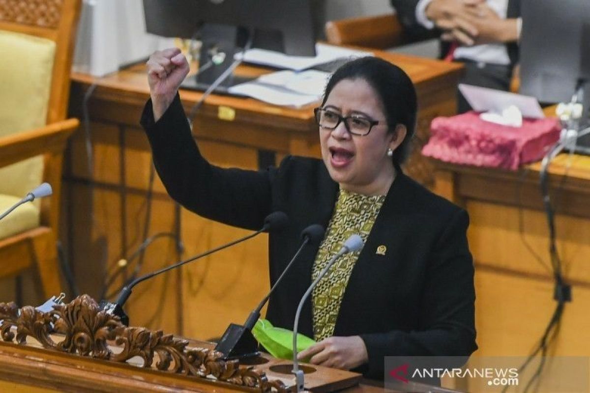 Puan Maharani dorong kenaikan upah minimum 2022