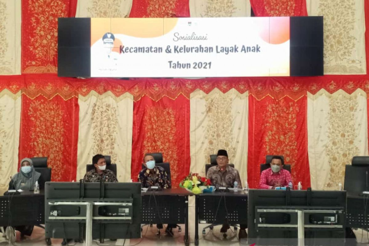 Padang gelar sosialisasi kecamatan dan kelurahan layak anak