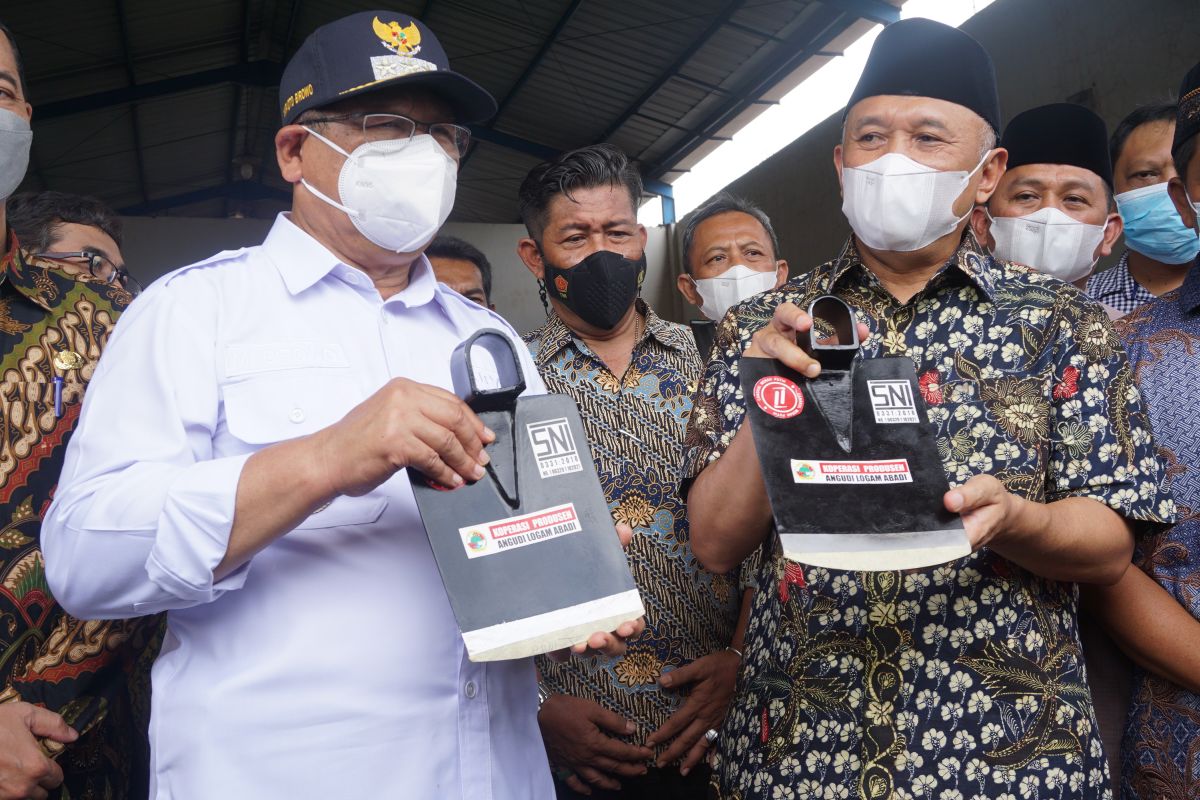 Cangkul UMKM Tulungagung dapat SNI