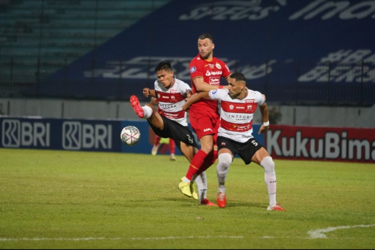 Persija taklukkan Madura 3-2