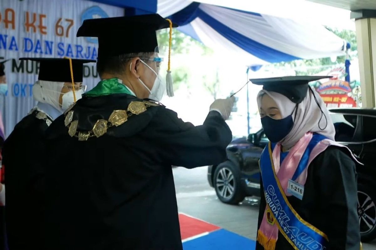 UMK masih gelar wisuda dengan  sistem "drive thru"