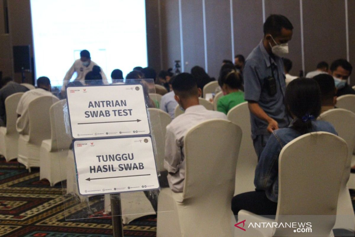 Aston Kupang gelar swab tes untuk karyawannya