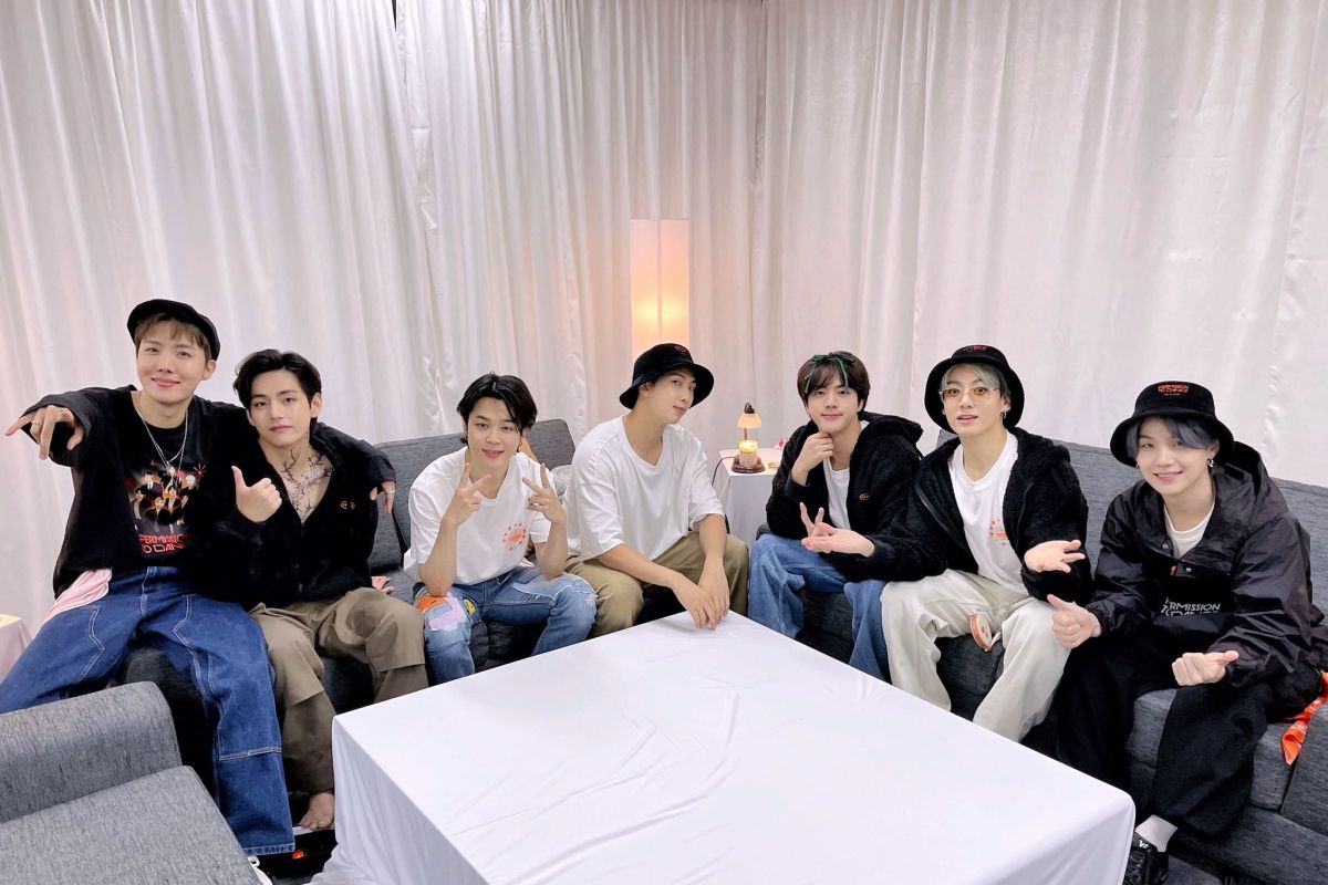 Dua lagu BTS raih sertifikasi platinum di Jepang