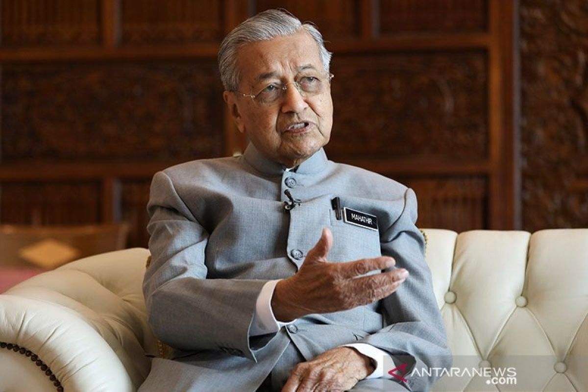 Mahathir Mohamad kritik larangan ekspor listrik Malaysia ke Singapura