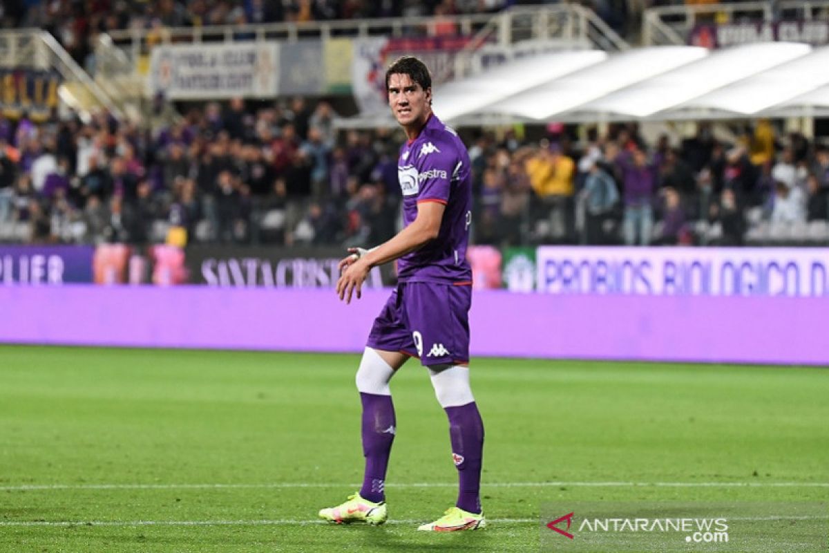 Dusan Vlahovic bawa Fiorentina gilas Spezia 3-0