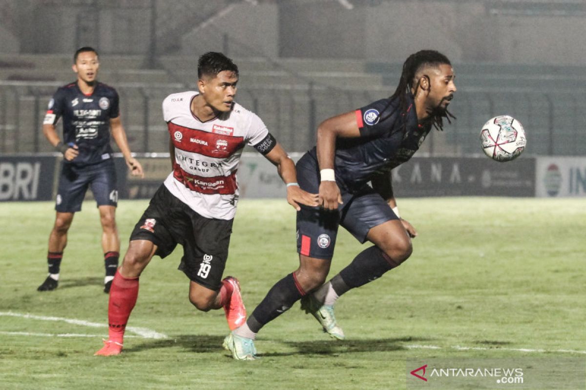 Gol cantik Rizky Dwi genapkan gol Arema FC tundukkan Madura United 2-1