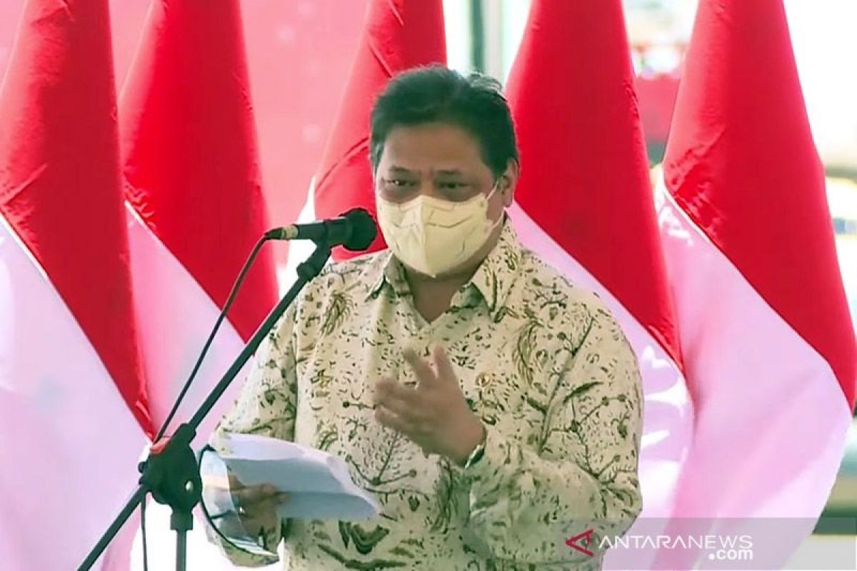 Menko Airlangga ingatkan masyarakat agar tetap waspada cegah lonjakan COVID-19