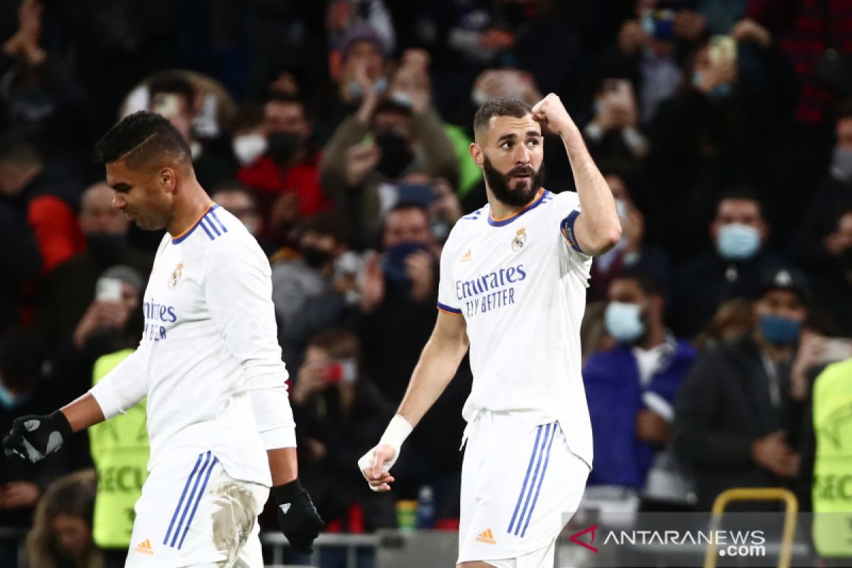 Karim Benzema bawa Real Madrid atasi Shakhtar Donetsk 2-1