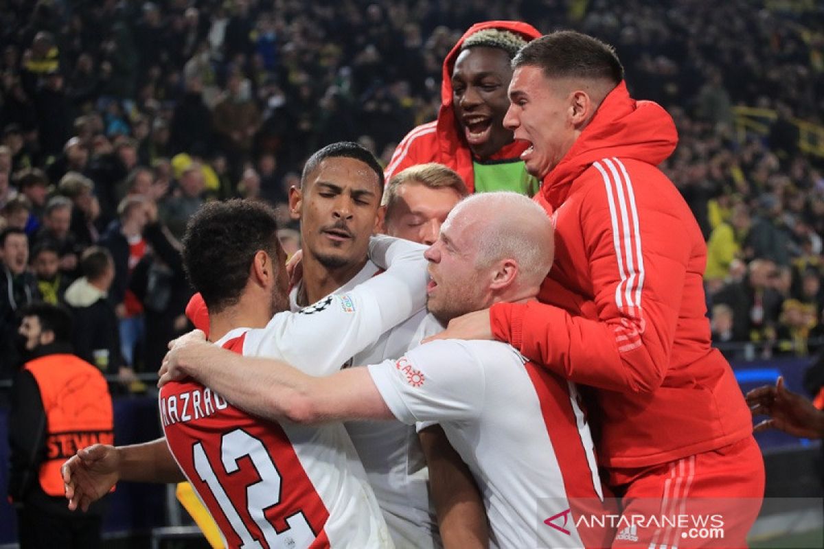 Ajax hantam Borussia Dortmund 3-1