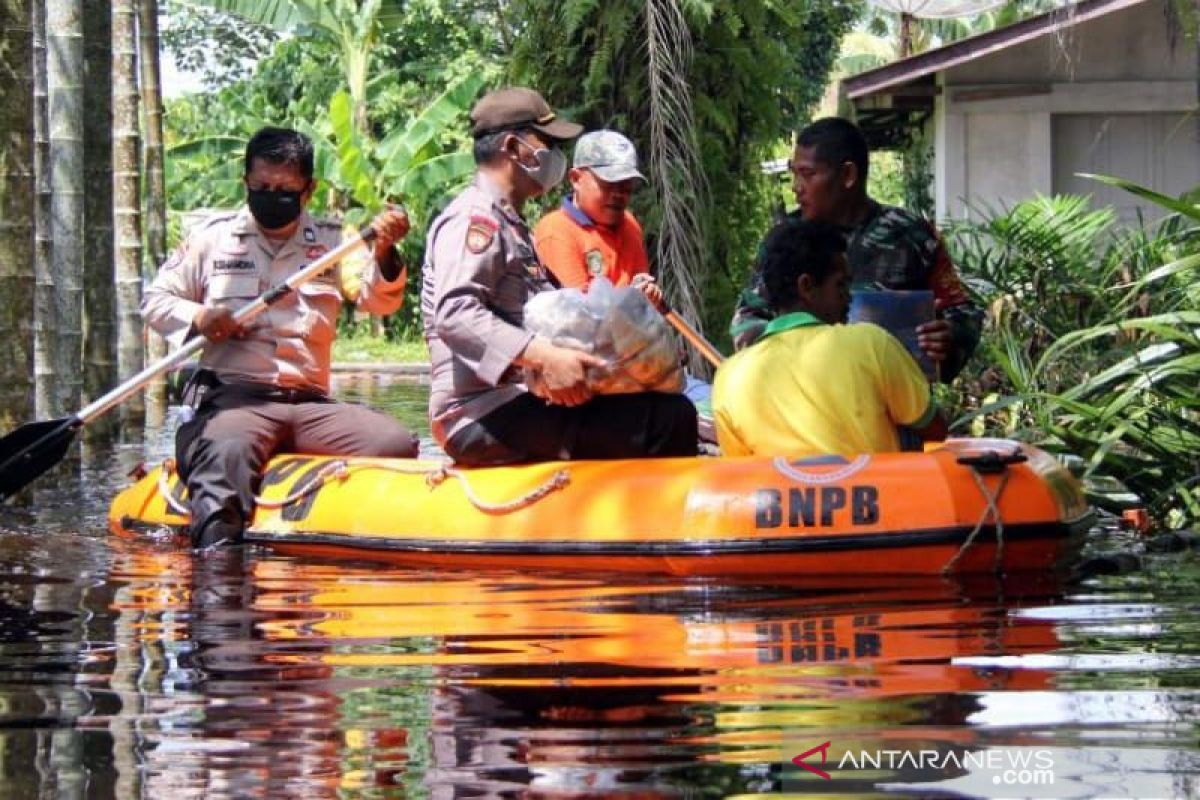 Tiga daerah di Riau dilanda banjir