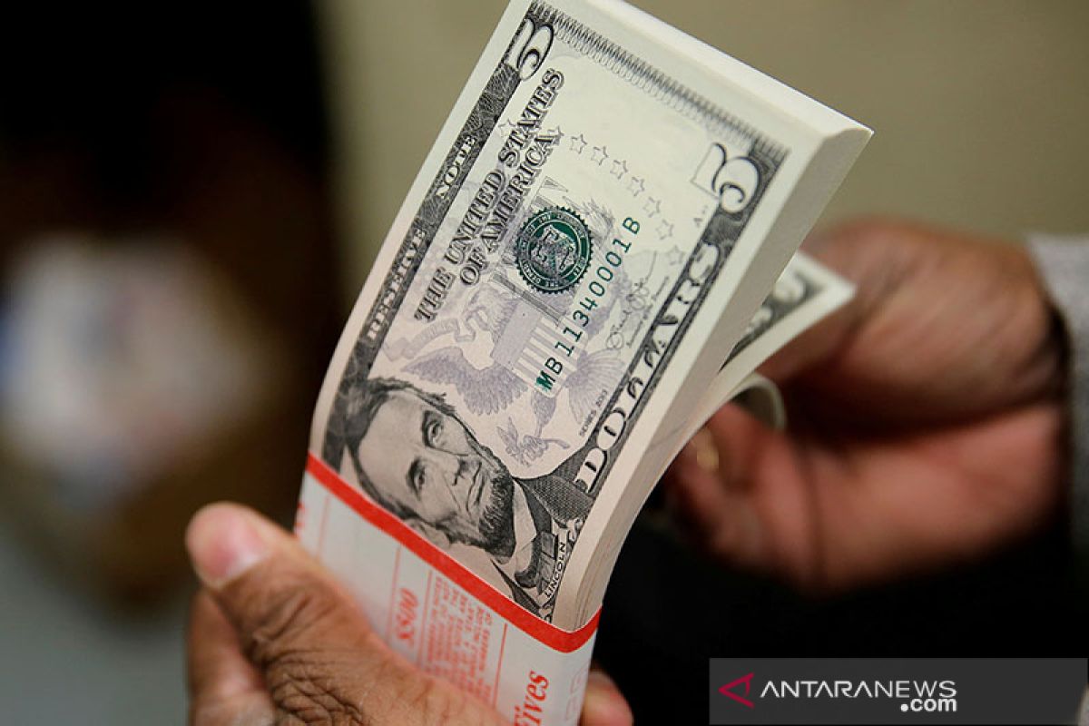 Dolar tergelincir karena kekhawatiran Omicron mereda