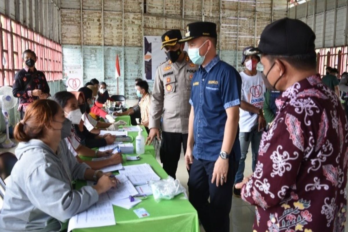 Bupati Gumas targetkan vaksinasi Manuhing Raya segera capai 50 persen