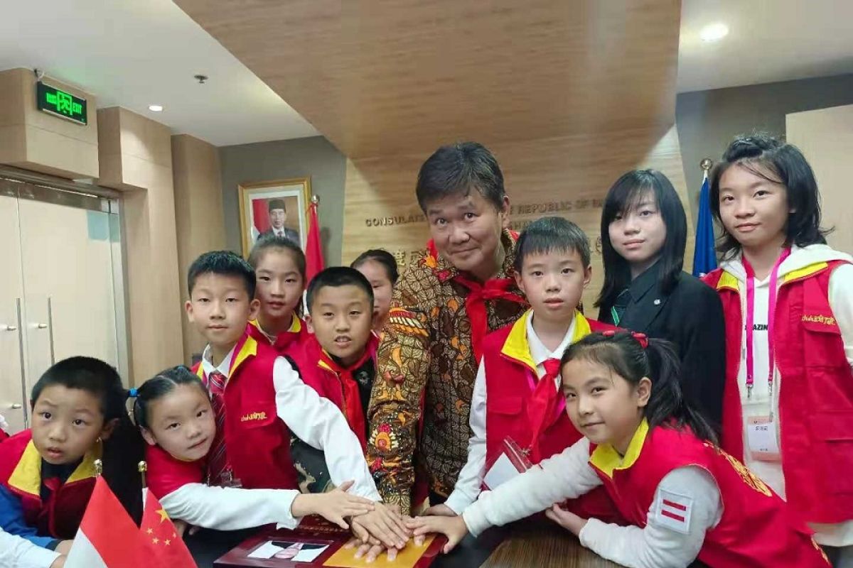 Konjen perkenalkan budaya Nusantara kepada jurnalis cilik di Kota terkaya di China, Shanghai