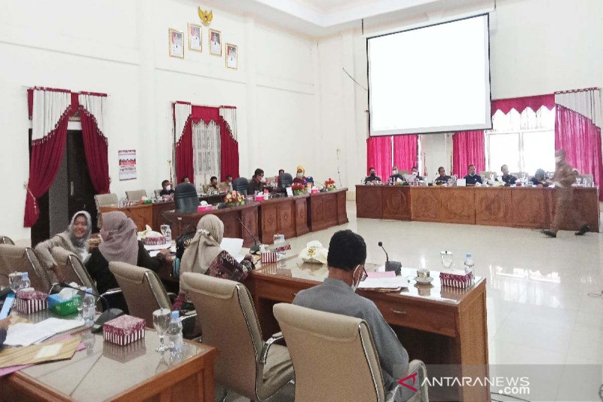 DPRD Barsel intensifkan pembahasan APBD 2022