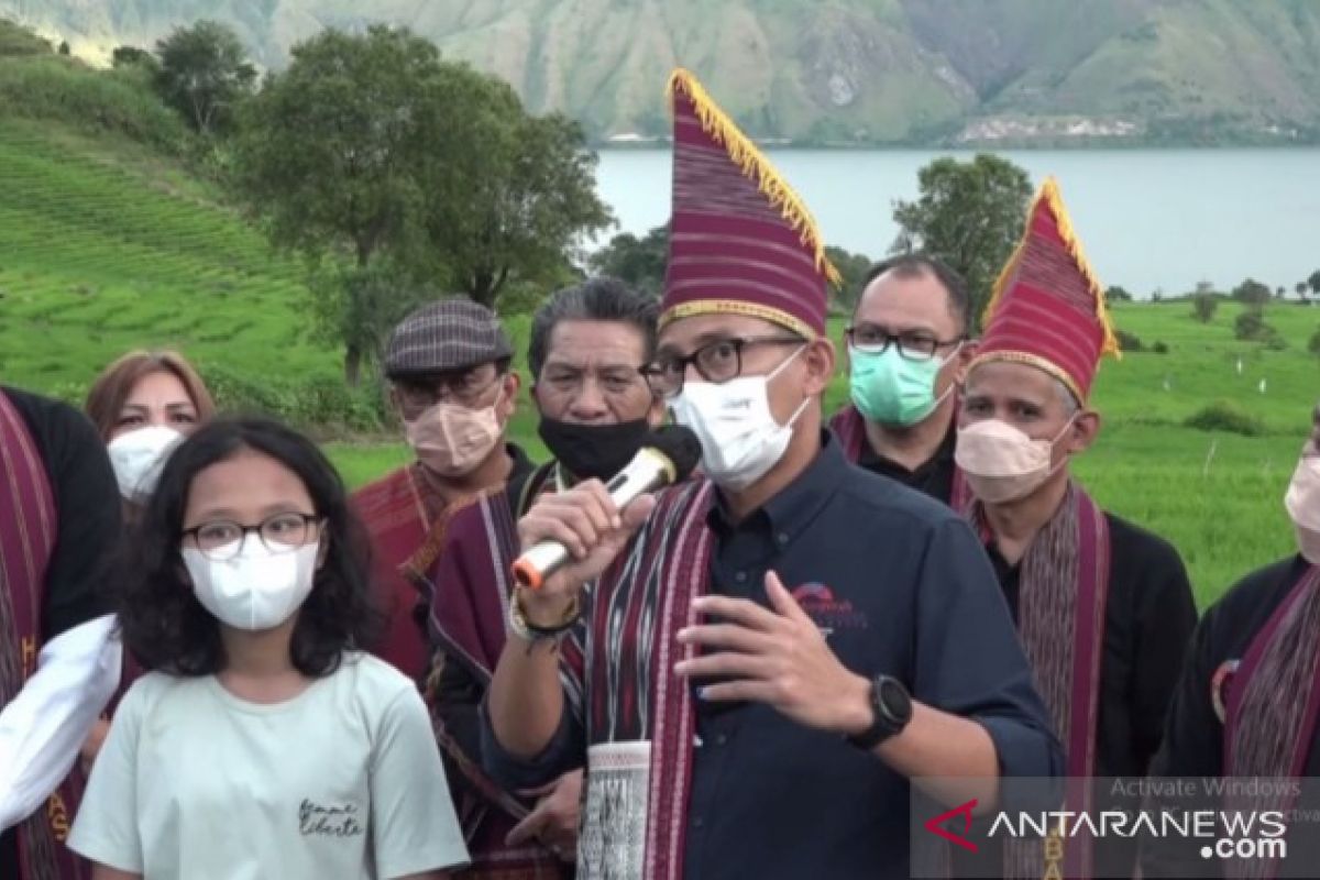 Menteri Sandiaga dorong pengelola desa wisata serap tenaga kerja lokal