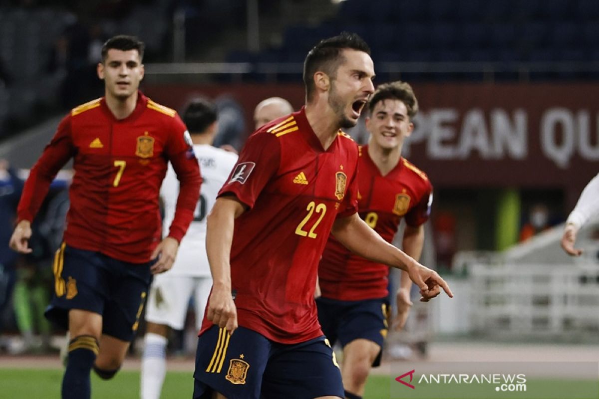 Spanyol merebut puncak klasemen Grup B seusai bekuk Yunani