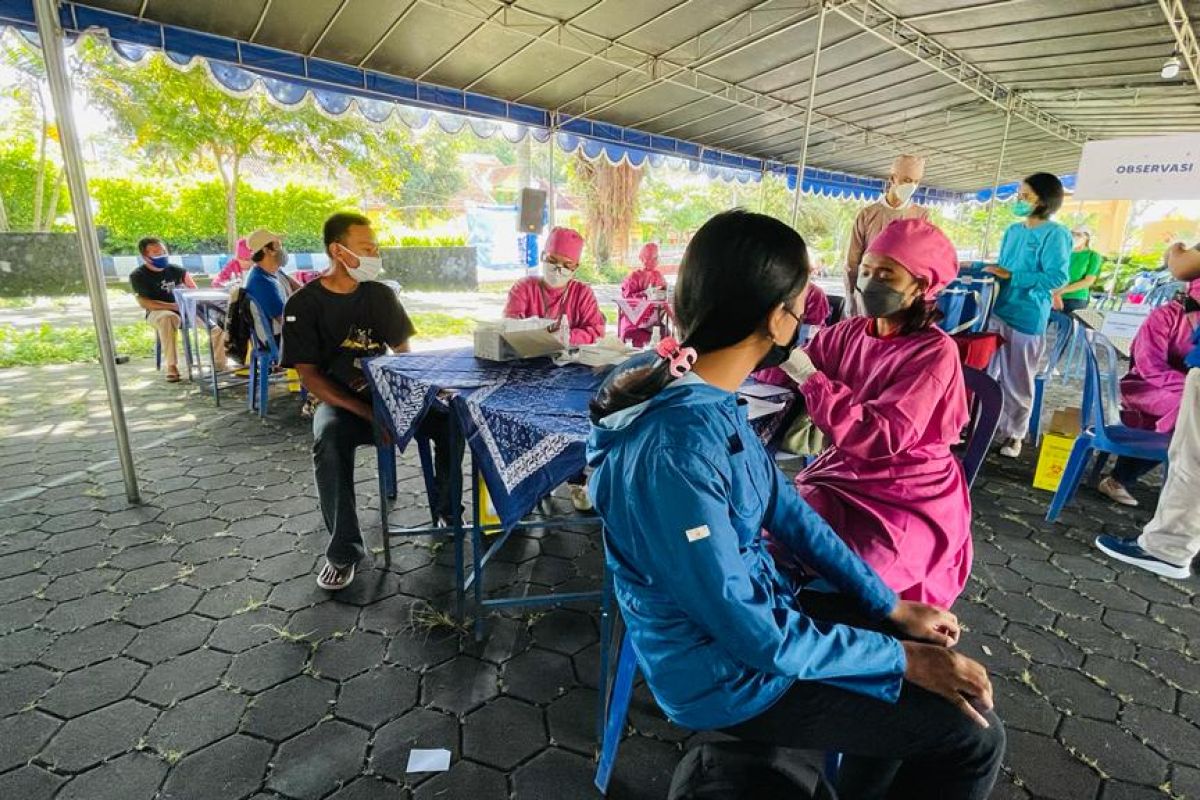 Gereja Maria Assumpta Pakem melanjutkan gotong royong vaksinasi COVID-19