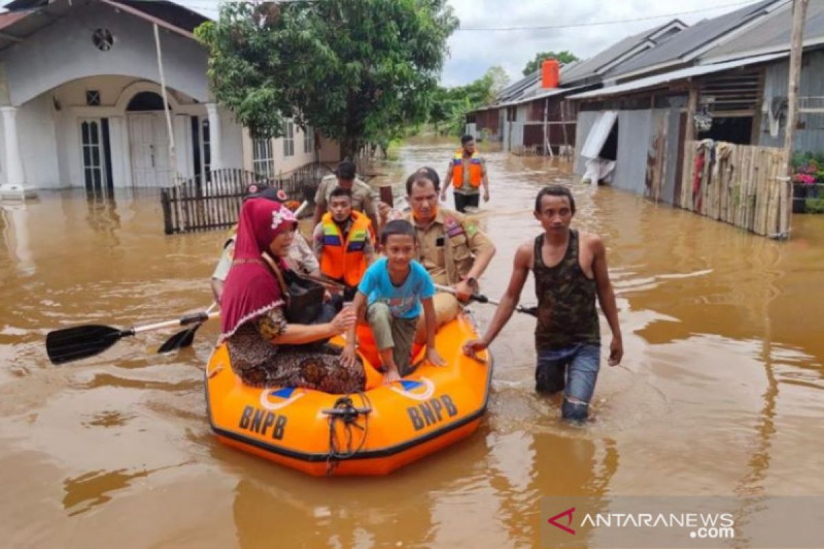 Warga terdampak banjir Inhil peroleh 10 ton beras