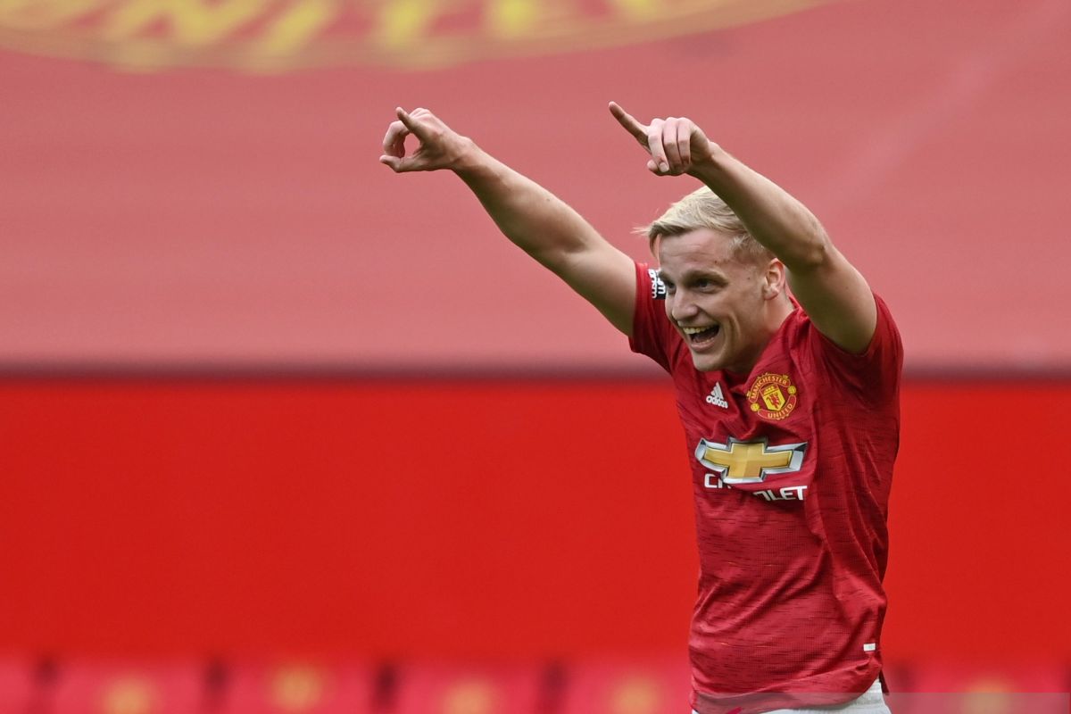 Crsytal Palace tertarik pinjam Donny van de Beek dari MU