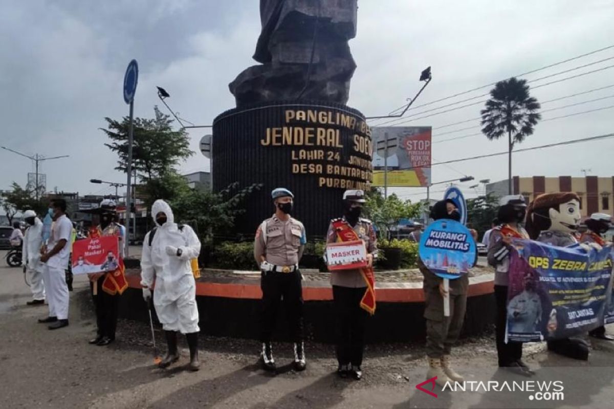 Antisipasi lonjakan COVID-19, Polres Purbalingga ingatkan masyarakat disiplin prokes