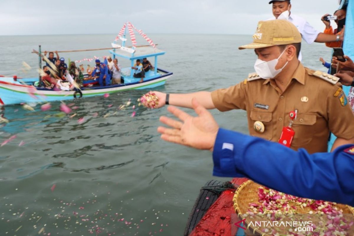 HNSI Pekalongan gelar sadranan larung sesaji