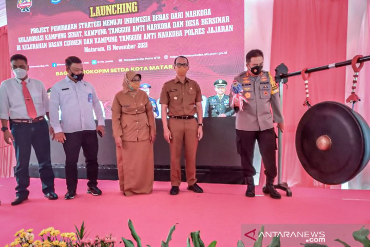 Polda NTB menggagas program "kampung bebas narkoba" di Mataram