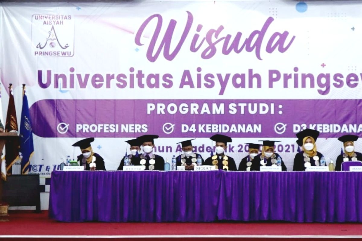 Pejabat Pringsewu hadiri wisuda mahasiswa fakultas kesehatan UAP