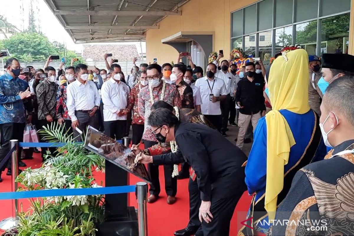 Menpan RB meresmikan mal pelayanan publik di Lotte Grosir Bekasi