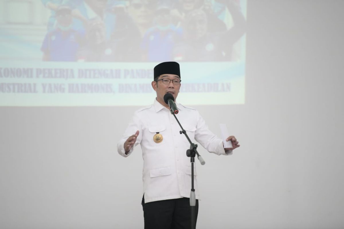 Gubernur Jabar mengatakan kesejahteraan buruh dan industri harus adil